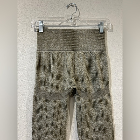 Echt Women’s Green Sensory Seamless Leggings - Small - Picture 5 of 8